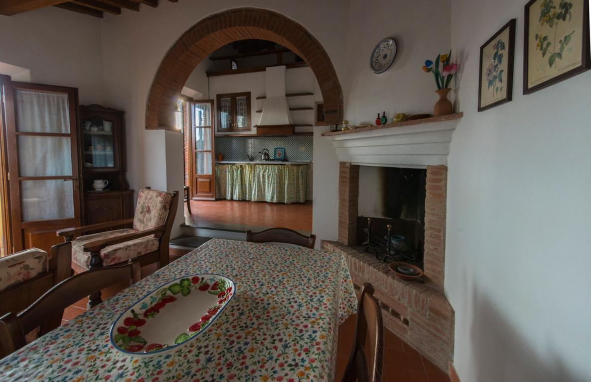 Agriturismo Poggio Al Tesoro 크레스피나 외부 사진